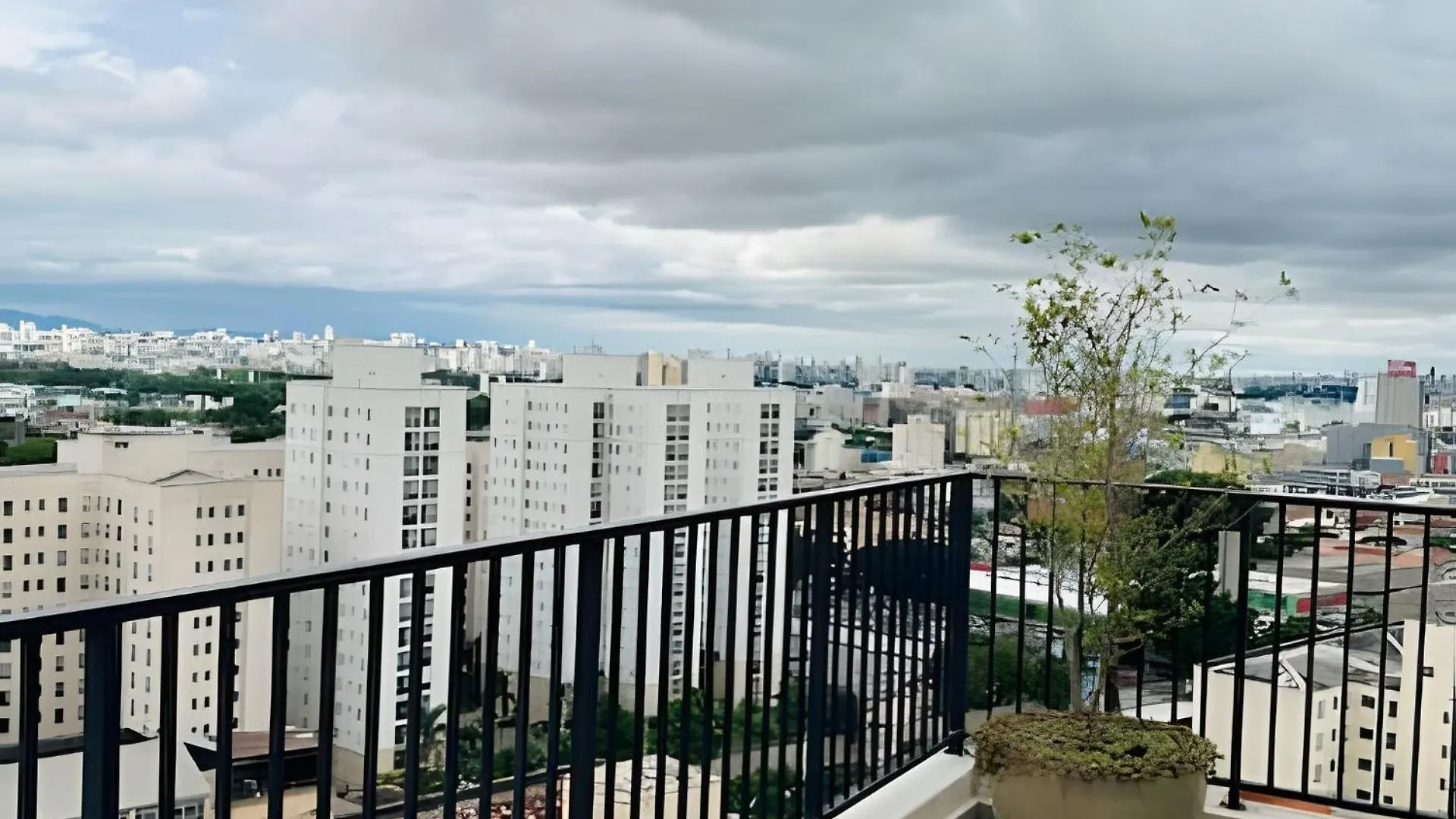 Zyz Centro Hospedagem Sp Villa São Paulo